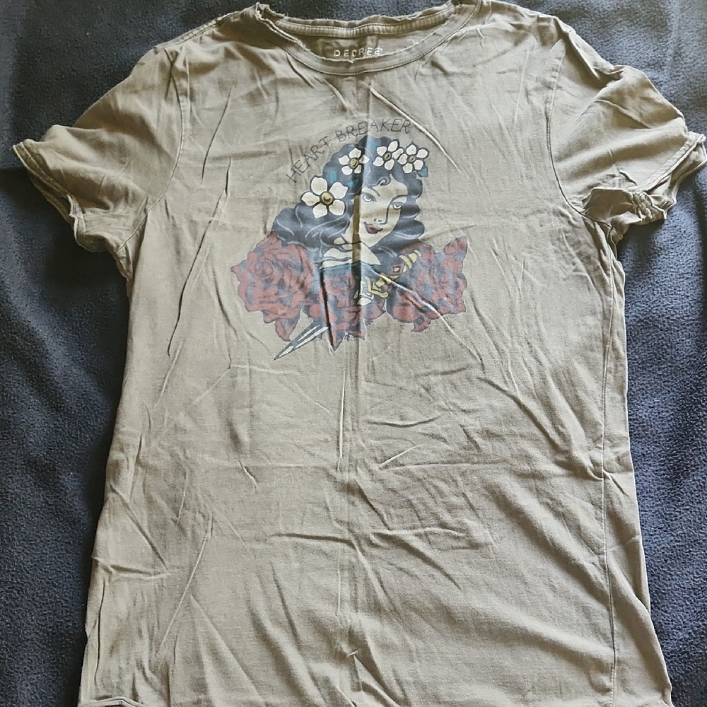 Decree Graphic T-Shirt Olive